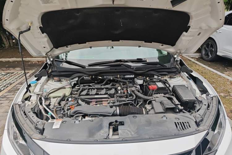 Used Honda Civic 2019 220TURBO CVT Dynamic Edition China VI Engine Bay