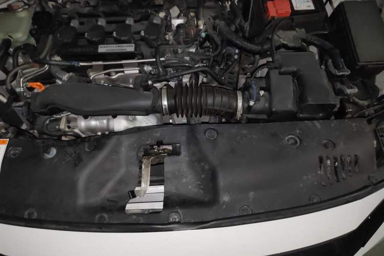 Used Honda Civic 2019 220TURBO Manual Jinkong Edition China VI Engine Bay