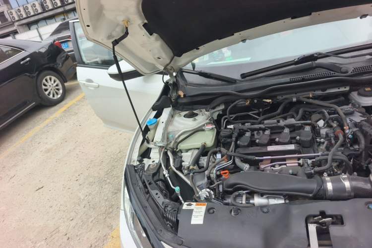 Used Honda Civic 2019 220TURBO Manual Jinkong Edition China V Emission Standard Engine Bay Right