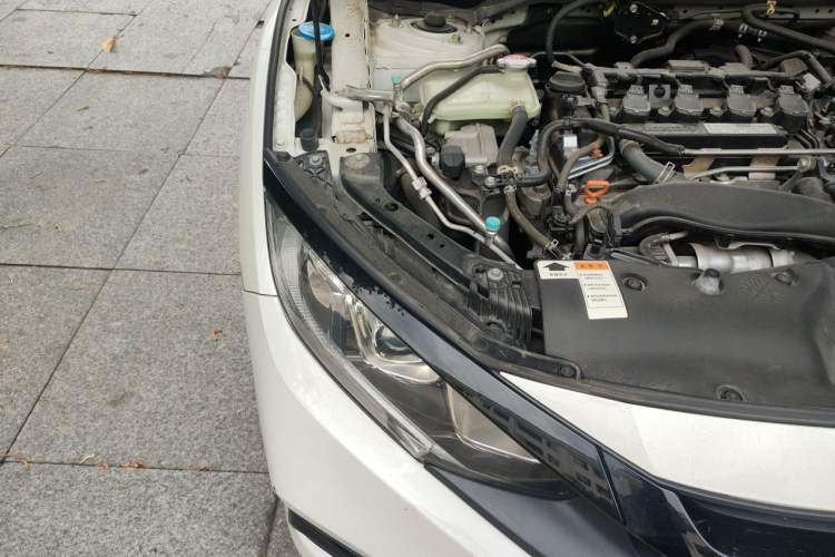 Used Honda Civic 2019 220TURBO CVT Dynamic Edition China VI Engine Bay Right
