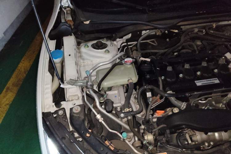 Used Honda Civic 2019 220TURBO CVT Dynamic Edition China VI Engine Bay Right