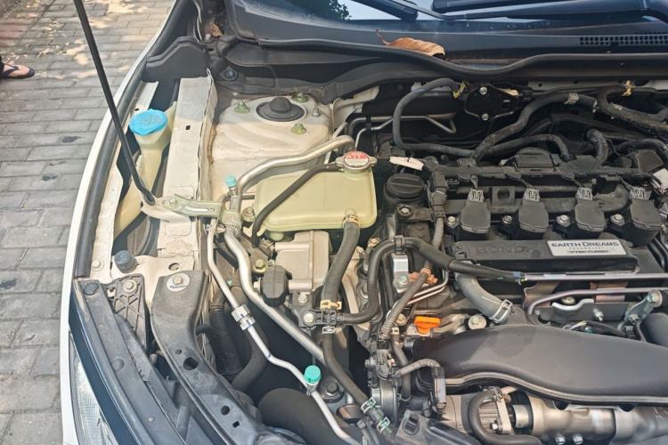 Used Honda Civic 2019 220TURBO CVT Dynamic Edition China VI Emission Standard Engine Bay Right