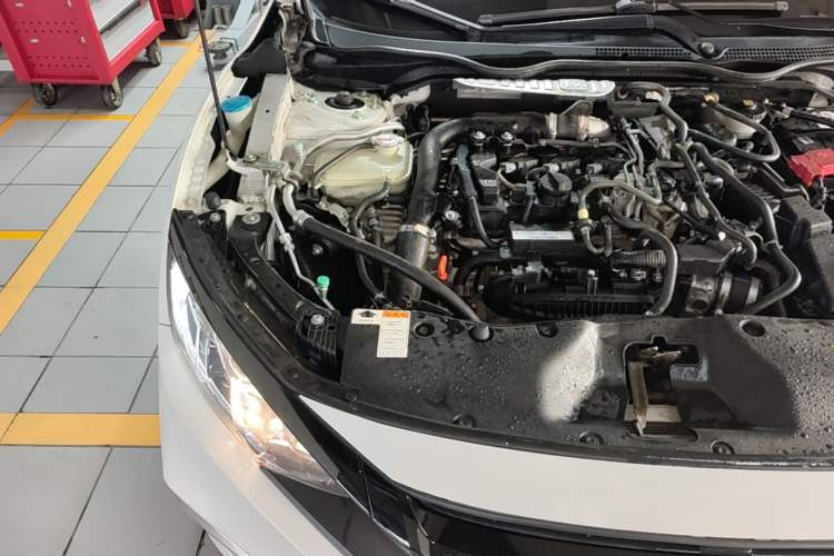 Used Honda Civic 2019 180TURBO CVT Shangdong Edition China VI Engine Bay Right