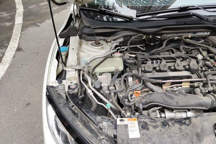 Used Honda Civic 2019 220TURBO CVT Dynamic Edition China VI Engine Bay Right