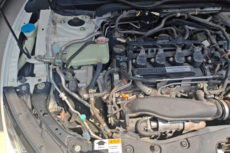 Used Honda Civic 2019 220TURBO CVT Dynamic Edition China V Emission Standard Engine Bay Right