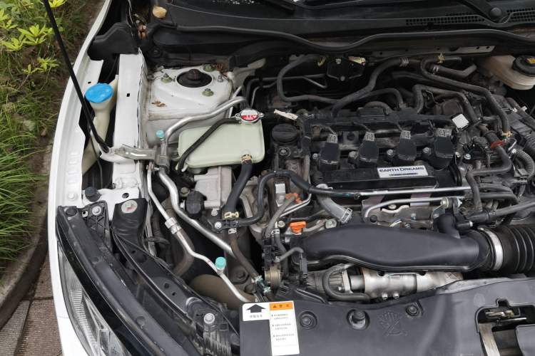 Used Honda Civic 2019 220TURBO CVT Dynamic Edition China VI Engine Bay Right