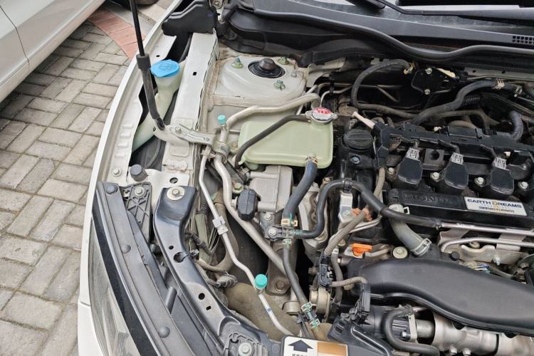 Used Honda Civic 2019 220TURBO CVT Dynamic Edition China V Emission Standard Engine Bay Right