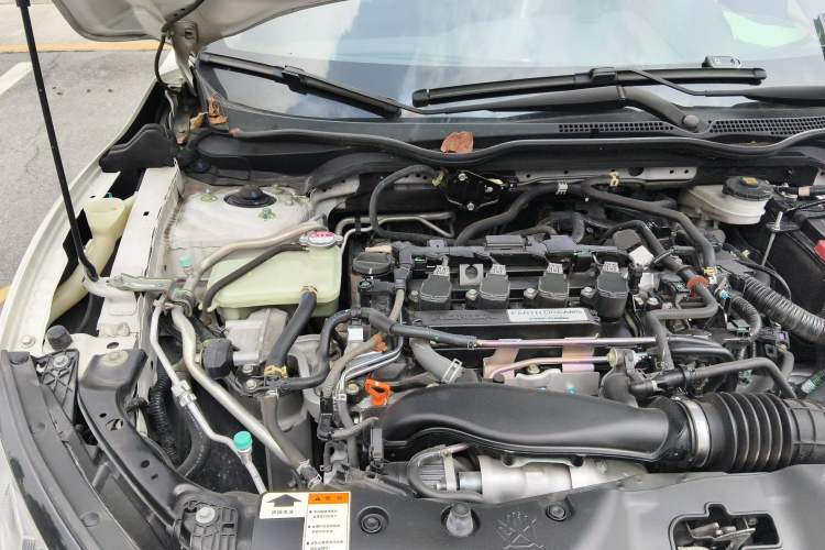 Used Honda Civic 2019 220TURBO CVT Dynamic Edition China VI Engine Bay Right