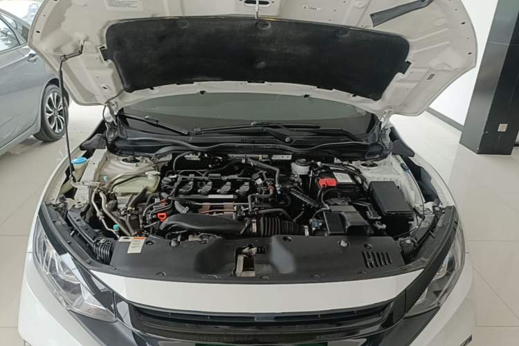 Used Honda Civic 2019 220TURBO CVT Dynamic Edition China VI Engine Bay