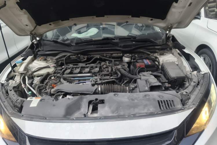 Used Honda Civic 2019 220TURBO CVT Dynamic Edition China VI Emission Standard Engine Bay
