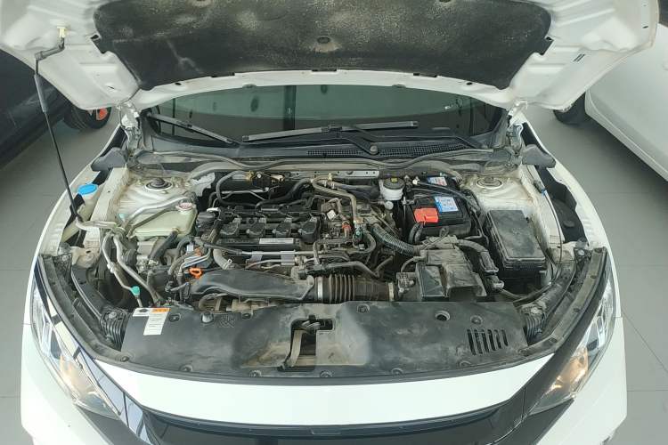 Used Honda Civic 2019 220TURBO CVT Dynamic Edition China VI Engine Bay