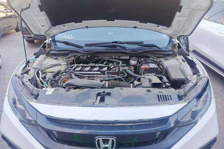 Used Honda Civic 2019 220TURBO CVT Dynamic Edition China V Emission Standard Engine Bay