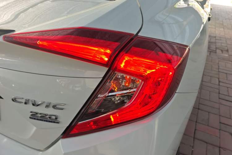 Used Honda Civic 2019 220TURBO CVT Dynamic Edition China VI Emission Standard Exterior 3