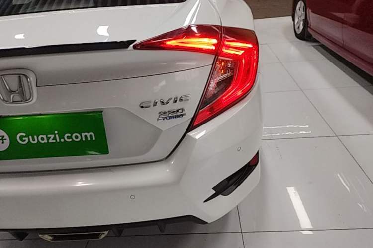 Used Honda Civic 2019 220TURBO CVT Dynamic Edition China V Emission Standard Exterior 3