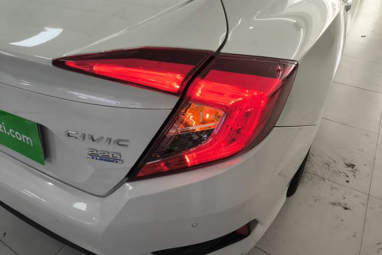 Used Honda Civic 2019 220TURBO CVT Dynamic Edition China VI Exterior 3
