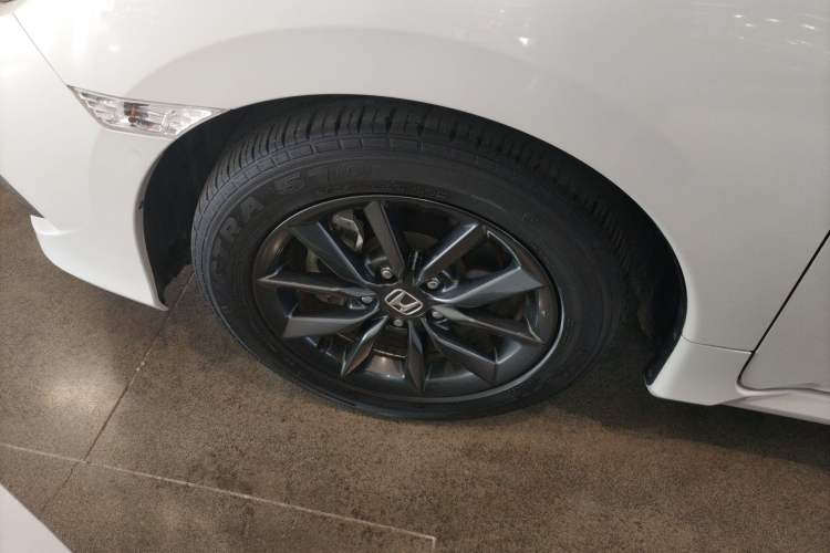 Used Honda Civic 2019 220TURBO CVT Dynamic Edition China VI Exterior 4