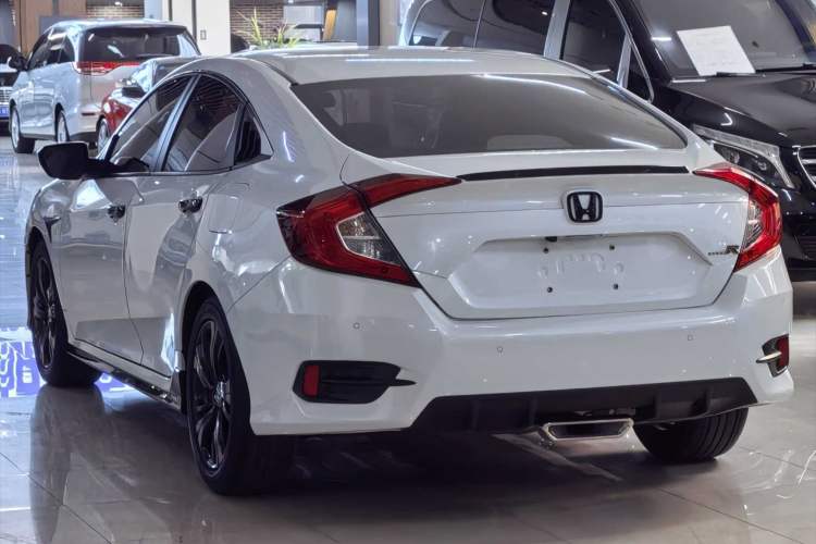 Used Honda Civic 2019 220TURBO CVT Dynamic Edition China VI Emission Standard Exterior 4