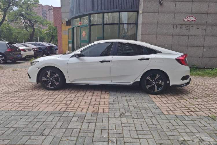 Used Honda Civic 2019 220TURBO CVT Dynamic Edition China VI Emission Standard Exterior 6