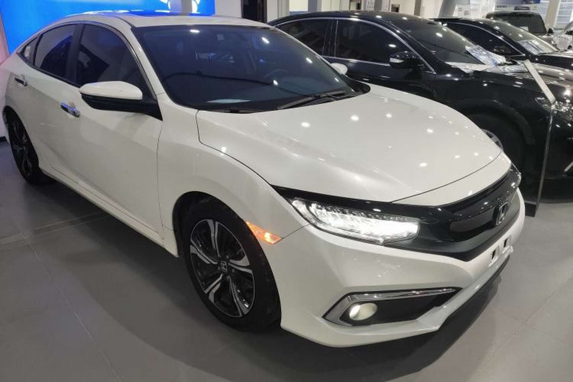 Used Honda Civic 2019 220TURBO CVT Power Edition China VI Emission Standard Front Right 45 Deg