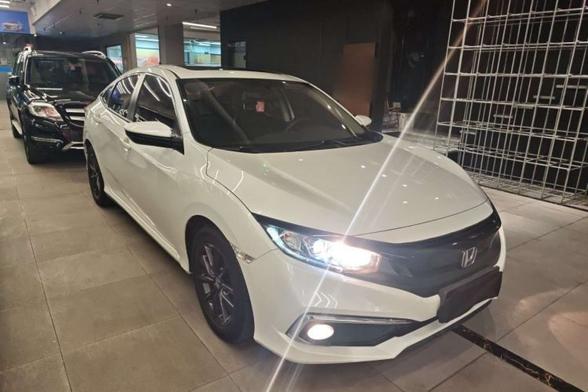 Used Honda Civic 2019 180TURBO CVT Shangdong Edition China V Front Right 45 Deg