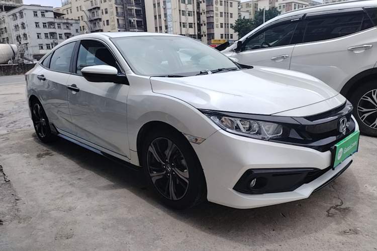 Used Honda Civic 2019 220TURBO CVT Dynamic Edition China VI Emission Standard Front Right 45 Deg