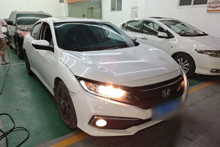 Used Honda Civic 2019 220TURBO CVT Dynamic Edition China VI Front Right 45 Deg