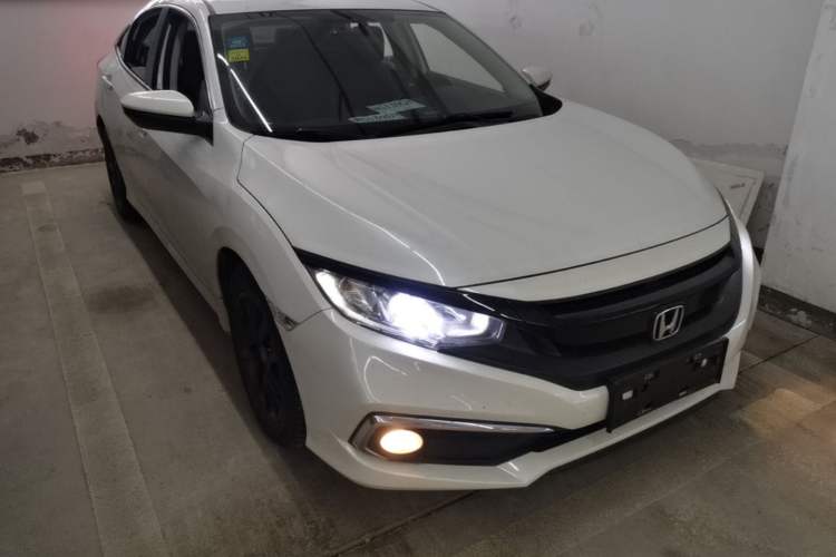 Used Honda Civic 2019 220TURBO CVT Dynamic Edition China VI Front Right 45 Deg