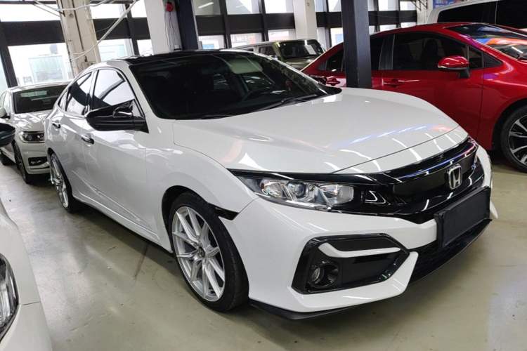 Used Honda Civic 2019 220TURBO CVT Dynamic Edition China VI Front Right 45 Deg