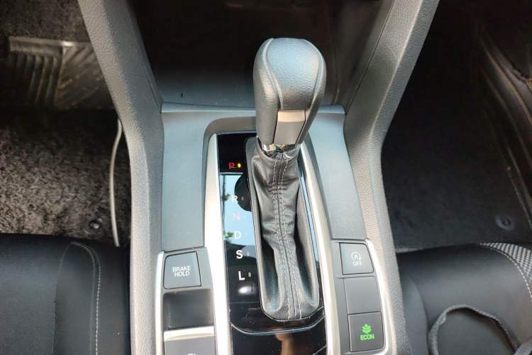 Used Honda Civic 2019 220TURBO CVT Dynamic Edition China VI Gear Lever