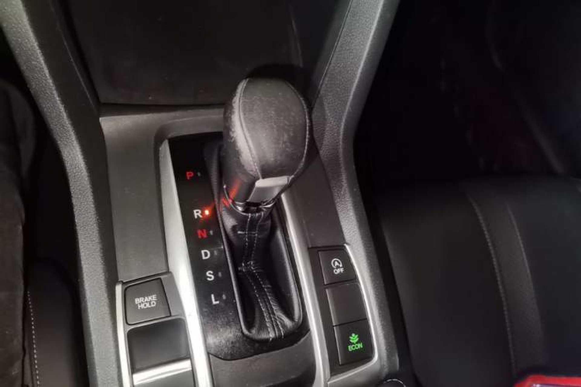 Used Honda Civic 2019 180TURBO CVT Shangqing Edition China VI Gear Lever