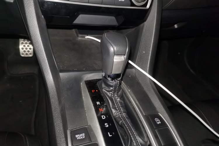 Used Honda Civic 2019 220TURBO CVT Dynamic Edition China VI Emission Standard Gear Lever