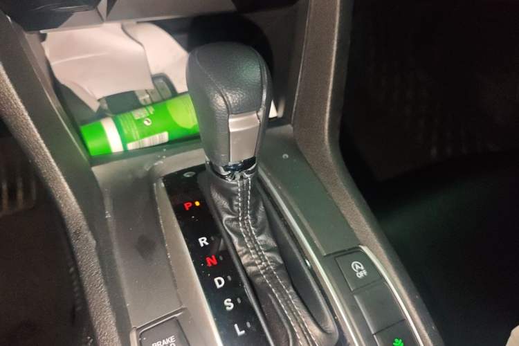 Used Honda Civic 2019 180TURBO CVT Shangdong Edition China VI Gear Lever