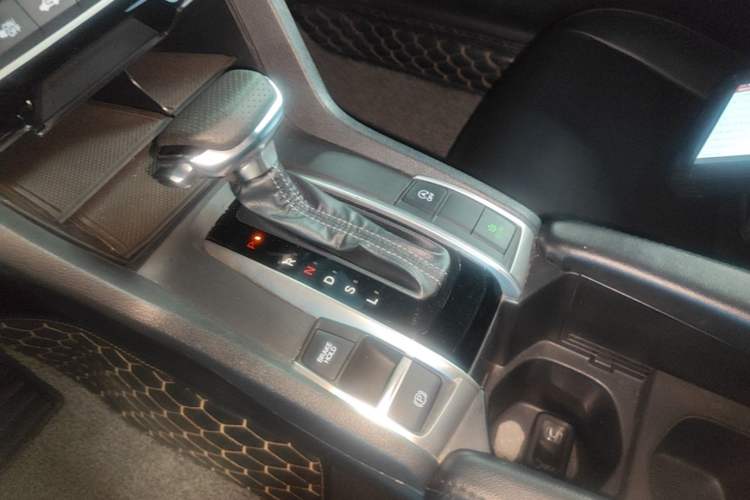 Used Honda Civic 2019 220TURBO CVT Dynamic Edition China VI Gear Lever