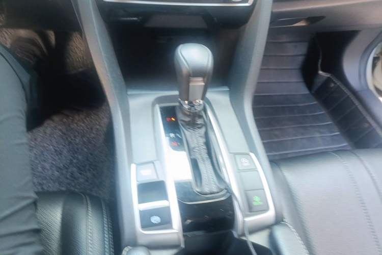 Used Honda Civic 2019 220TURBO CVT Dynamic Edition China VI Gear Lever