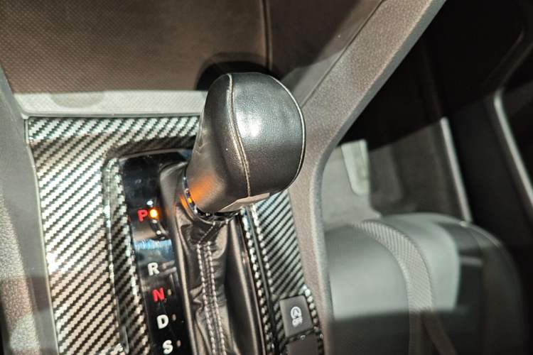 Used Honda Civic 2019 220TURBO CVT Power Edition China VI Emission Standard Gear Lever