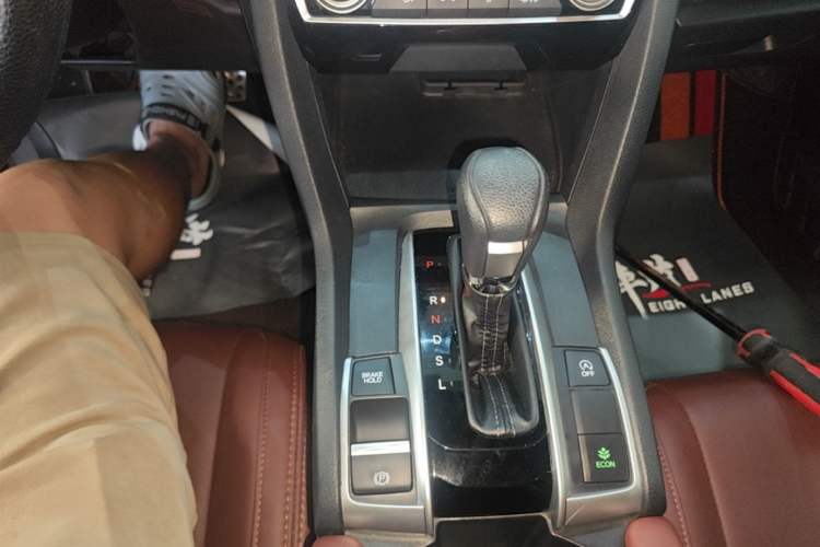 Used Honda Civic 2019 220TURBO CVT Dynamic Edition China VI Emission Standard Gear Lever