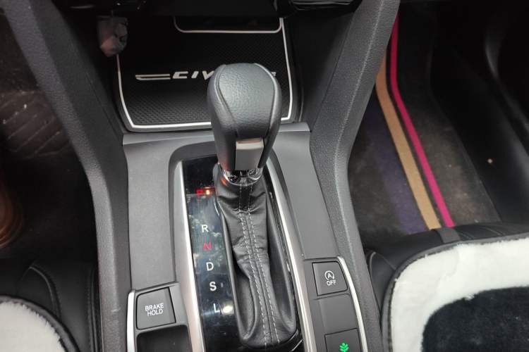 Used Honda Civic 2019 220TURBO CVT Dynamic Edition China VI Emission Standard Gear Lever