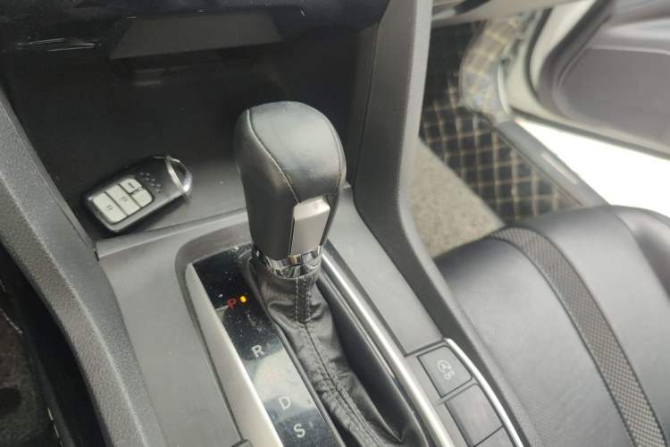 Used Honda Civic 2019 220TURBO CVT Power Edition China VI Emission Standard Gear Lever