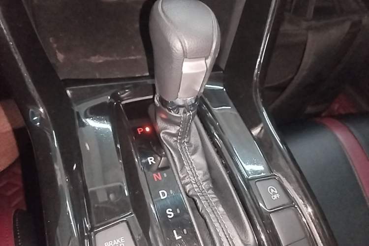 Used Honda Civic 2019 180TURBO CVT Shangdong Edition China VI Gear Lever