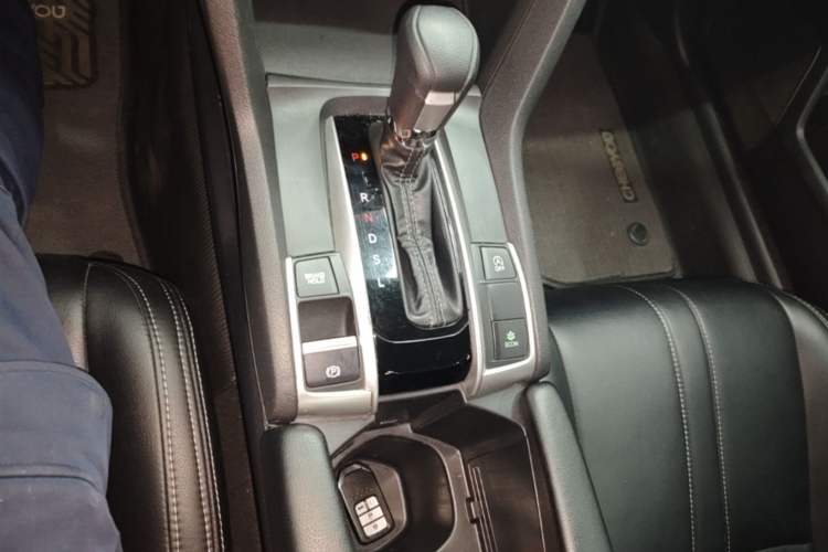 Used Honda Civic 2019 220TURBO CVT Dynamic Edition China VI Gear Lever
