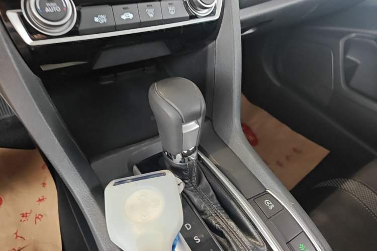 Used Honda Civic 2019 180TURBO CVT Shangdong Edition China VI Gear Lever