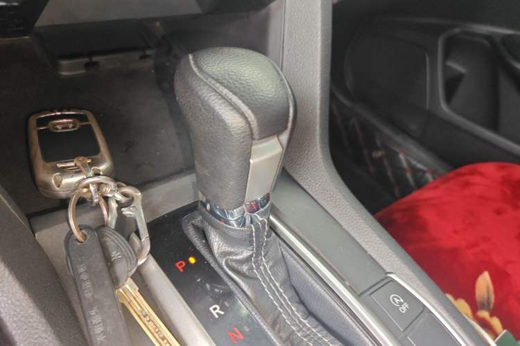 Used Honda Civic 2019 220TURBO CVT Dynamic Edition China VI Gear Lever