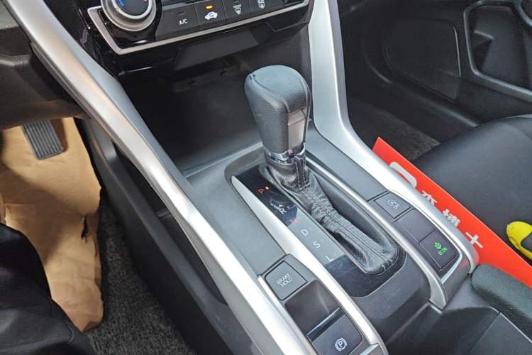 Used Honda Civic 2019 180TURBO CVT Shangyue Edition China V Emission Standard Gear Lever