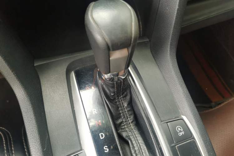 Used Honda Civic 2019 180TURBO CVT Shangqing Edition China V Gear Lever