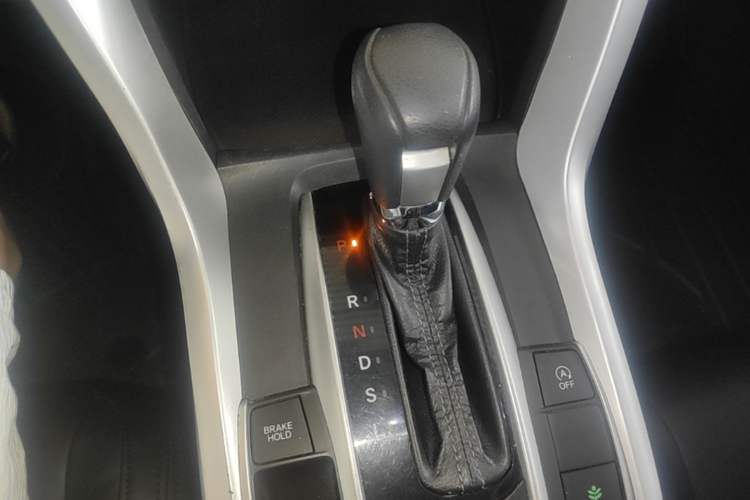 Used Honda Civic 2019 180TURBO CVT Shangyue Edition China V Emission Standard Gear Lever