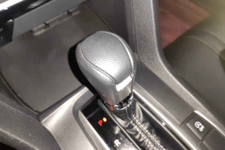 Used Honda Civic 2019 220TURBO CVT Dynamic Edition China VI Emission Standard Gear Lever