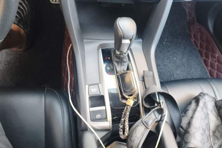 Used Honda Civic 2019 220TURBO CVT Dynamic Edition China VI Emission Standard Gear Lever