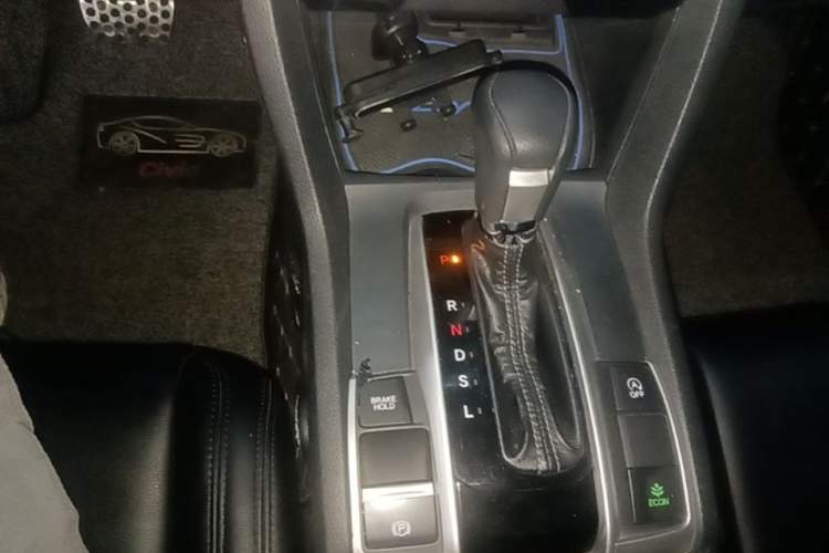 Used Honda Civic 2019 220TURBO CVT Dynamic Edition China VI Emission Standard Gear Lever