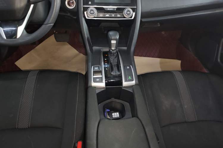Used Honda Civic 2019 220TURBO CVT Dynamic Edition China VI Gear Lever