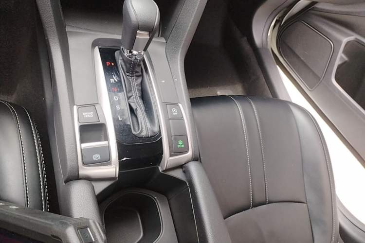 Used Honda Civic 2019 220TURBO CVT Dynamic Edition China VI Emission Standard Gear Lever